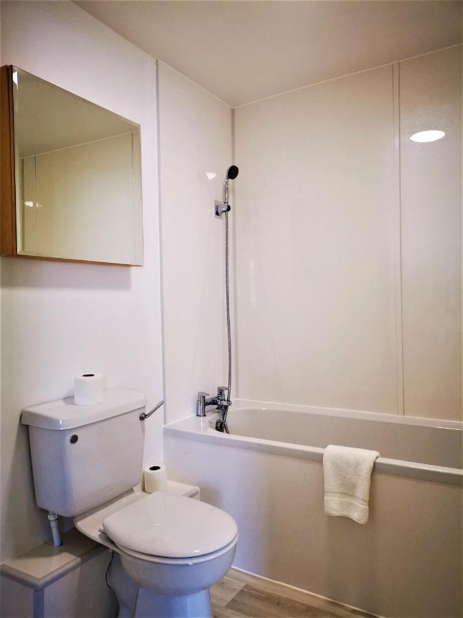 Marina Living With Parking, Balcony, Quiet And Secure Apartment Brighton Luaran gambar